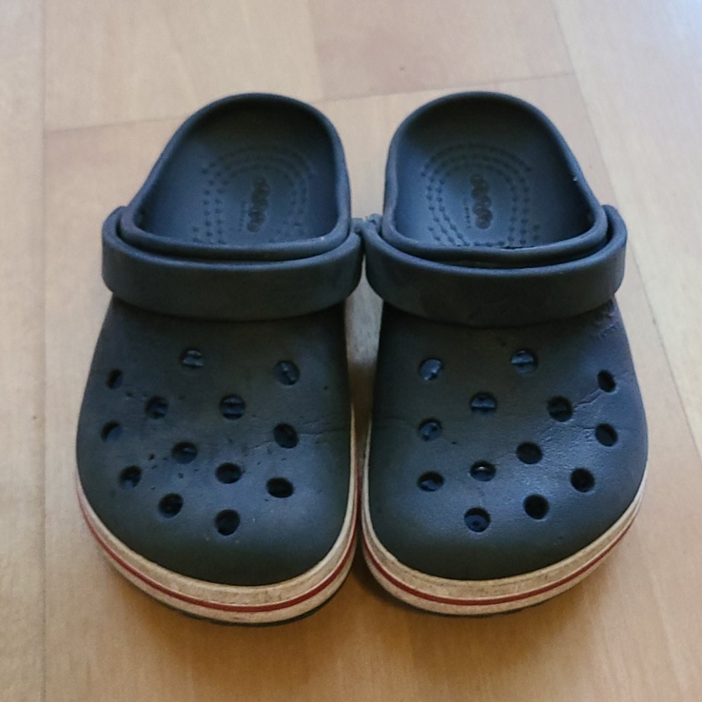 Boys crocs